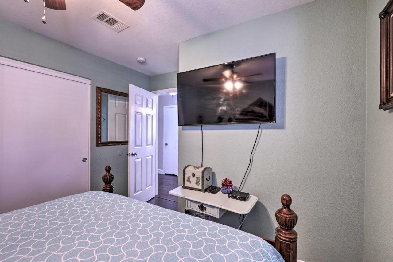 Henderson With Pool And Mountain, Strip Views! Holiday home Las Vegas